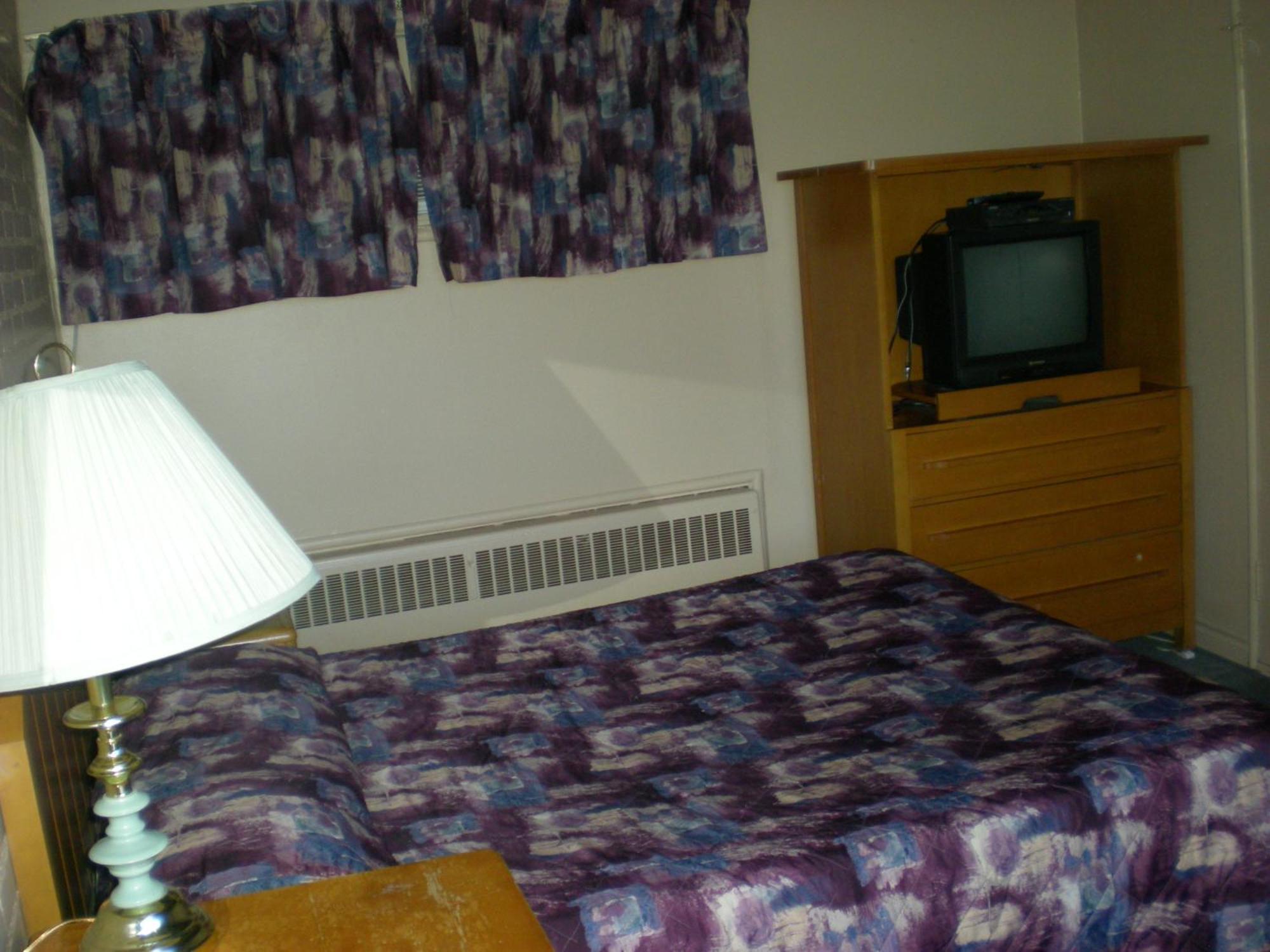 Motel Seigneurie De Vaudreuil Room photo